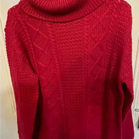 MyStyle l Fuchsia Turtleneck - Picture 2 of 5